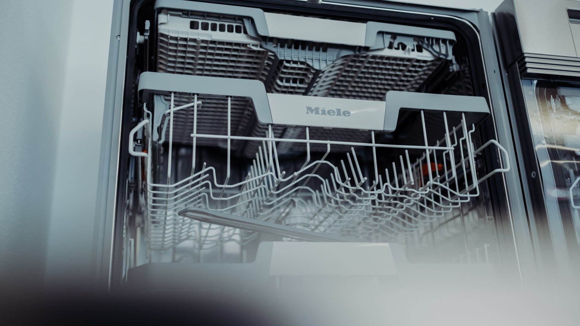 Miele Geschirrspüler Innenraum mit Besteckkorb